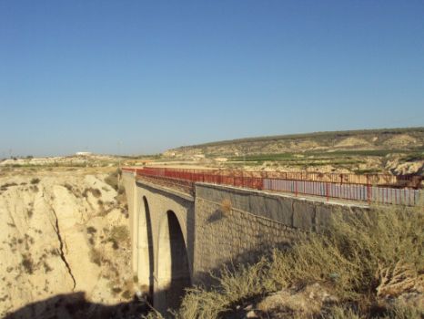 Puente sobre la rambla del Arco