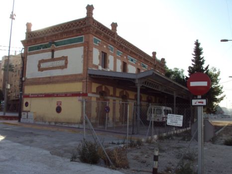 Antigua estación de tren de Molina de Segura, actualmente un puesto médico de Cruz Roja