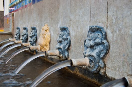 Fuente de los Siete Chorros en el municipio de Siete Aguas