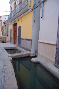 La calle de la Acequia en la localidad de Pedralba
