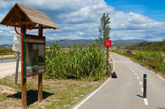 Interpretative panel on the Carrilet de la Cava Greenway Nature Trail