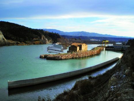 The Xerta weir