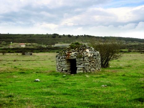 Refugio pastoril junto a la antigua venta de Orbaneja