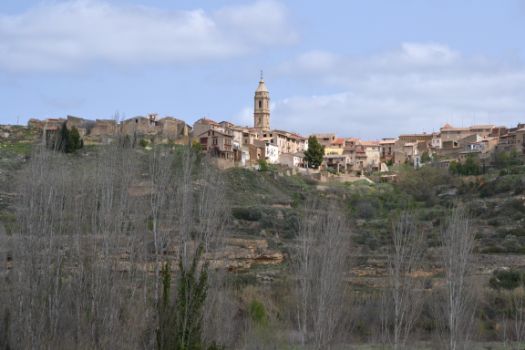 Torre del Compte desde el camino natural