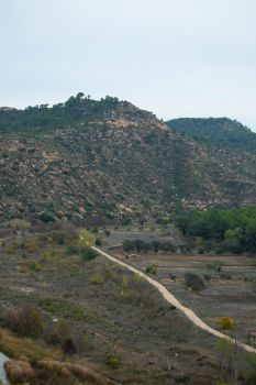 Vistas de la punta de La Gessera desde el Camino Natural