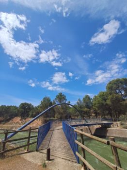 Walkway over the Seros canal