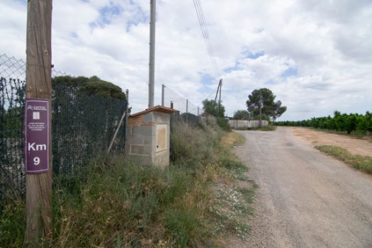 Signage in the vicinity of the Utxesa neighborhood