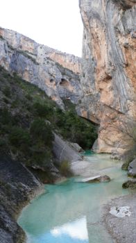 The river Vero downstream from the bridge of Villacantal