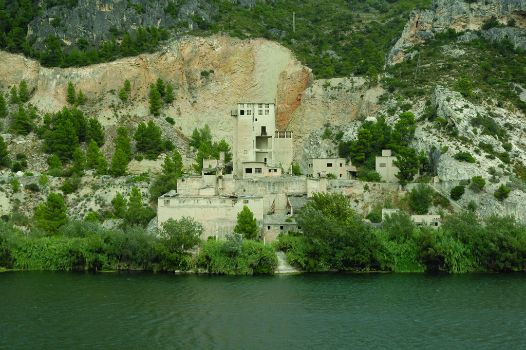 Antigua cantera a orillas del Ebro, cerca del Azud de Xerta