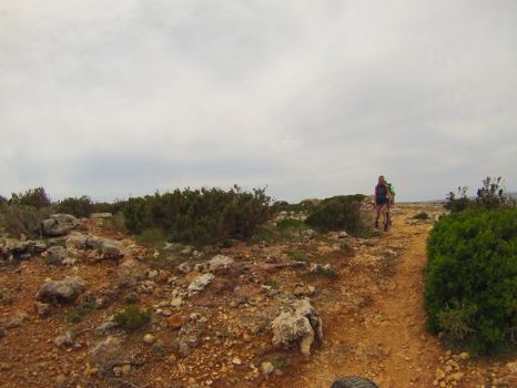 Senderistas en Camino Natural Camí de Cavalls