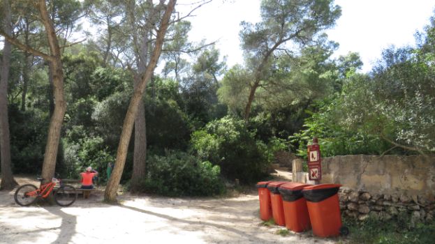 Zona de descanso de cala En Turqueta 