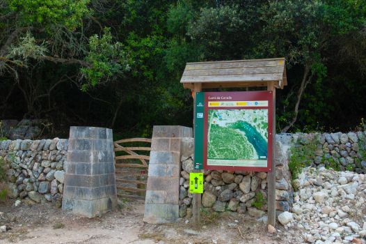 Panel interpretativo en Cala Alcaufar