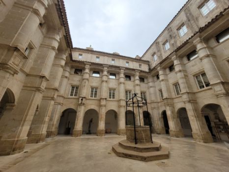Patio del Museo de Menorca
