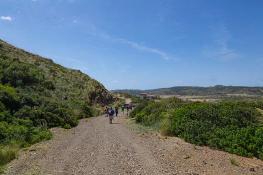 Grupo de senderistas de camino a Binimel.la