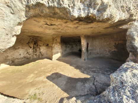 Sala hipóstila en la necrópolis de Cala Morell