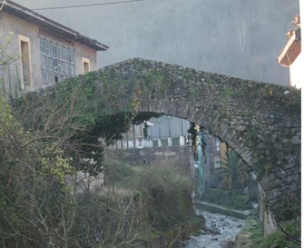 Puente Antiguo o Puente Conceyu, en Carreña de Cabrales