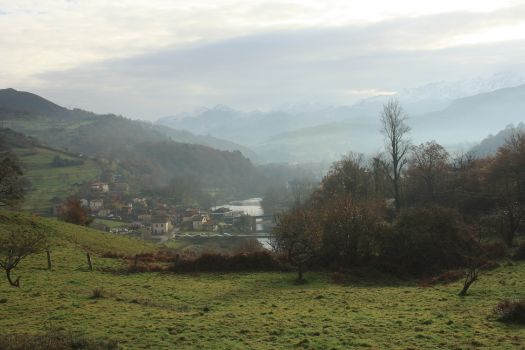 Vistas de los Picos de Europa desde el Camino Natural