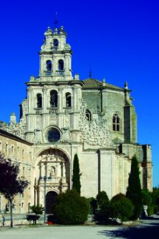 Fachada de la iglesia del Monasterio de la Vid