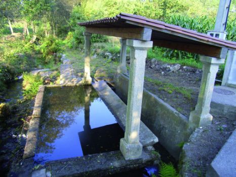 Lavadero en el río Catoira