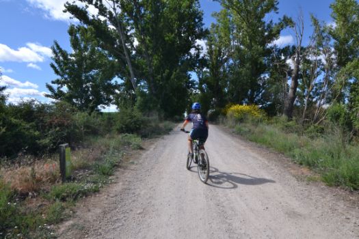 Cyclist starting the route