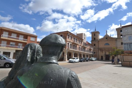 View from the statue “Homage to the Region” in the main square of Valencia de Don Juan