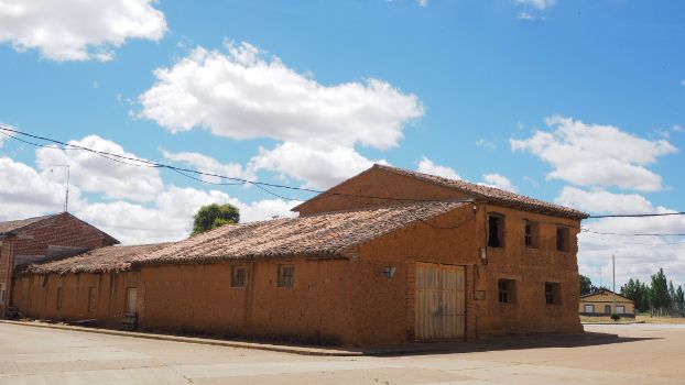 Old adobe house in Castrofuerte