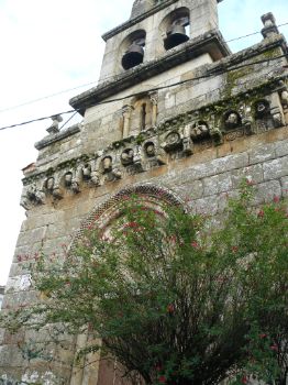 Frontal de la Iglesia de San Martiño en Loiro