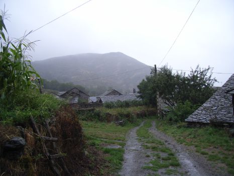 Entrance to the village of Burbia