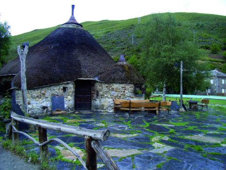 Palloza en la localidad de Balboa