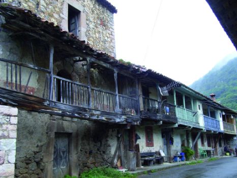 Casas en Tuñón