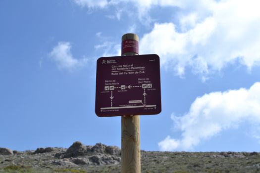 Desvío hacia Barrio de San Pedro y Barrio de Santa María