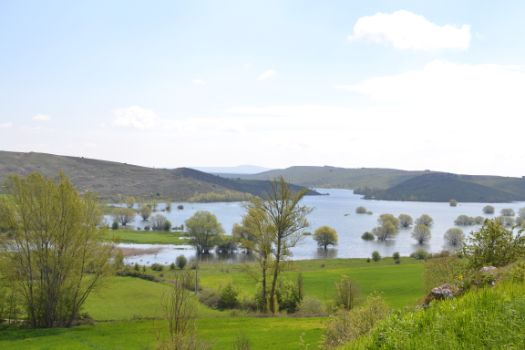 Vista del embalse de Aguilar desde la ermita de Santa Eulalia