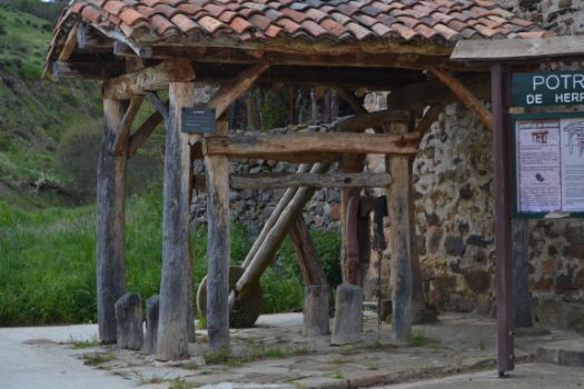 Potro de herrar, en Vallespinoso de Cervera