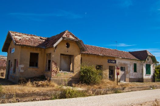 Antiguo apeadero de Los Ausines