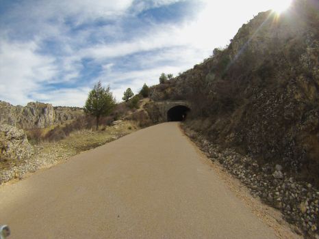 Túnel y castillo de Ciria