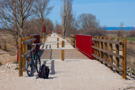 Pasarela sobre el Arroyo de la Vega