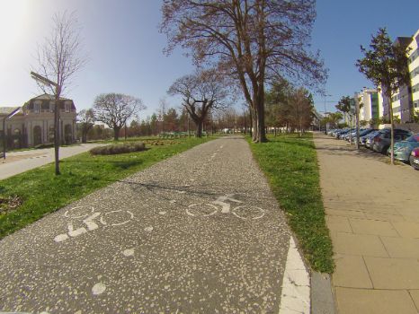 Carril bici en la antigua estación de ferrocarril de Burgos