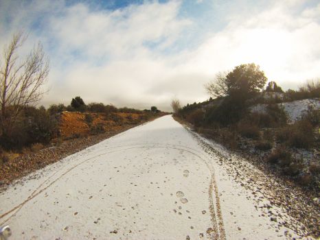 Huellas en Camino Natural nevado