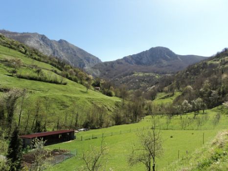 Panorámica desde el Camino Natural Senda del Oso