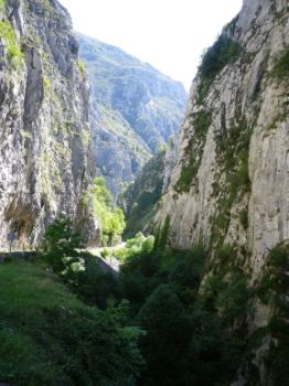 Desfiladero en el entorno de Cueva Huerta