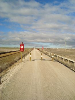 El camino se acerca a la población de Mazariegos