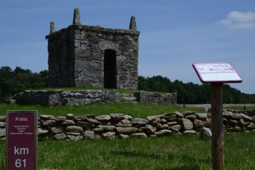 Final del Camino, junto a la Torre de A Saínza