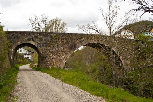Puente sobre el río Sil en Rioscuro
