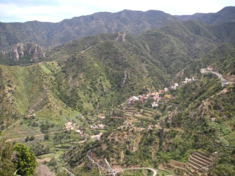 Durante la ascensión se obtienen bonitas vistas de valle