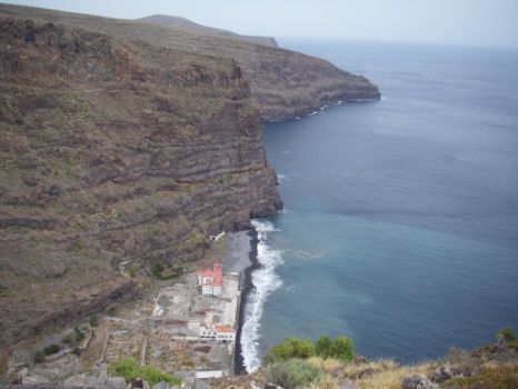Antigua factoría conservera en Playa de la Rajita