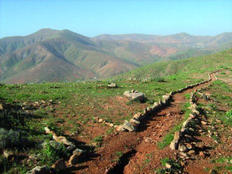 El sendero se separa del SL FV 31 en el Morro Rincón del Atajo