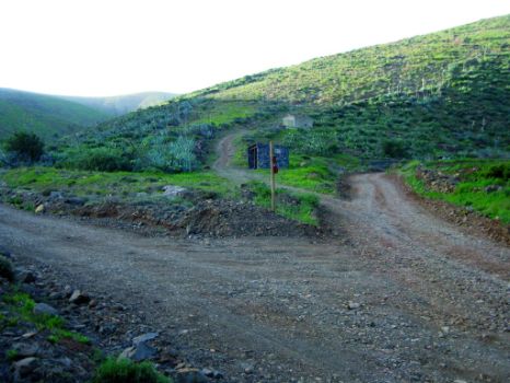 Cruce de caminos a las afueras de Agua de Bueyes