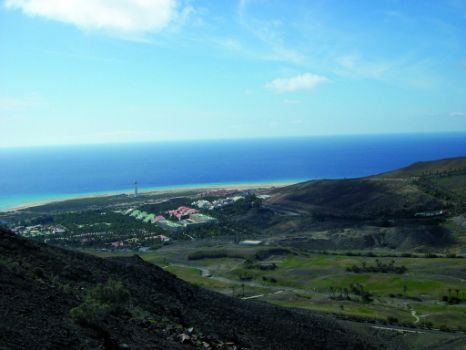 Vistas del entorno de Morro Jable al inicio de la subida
