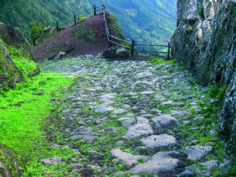 Pequeño mirador que aparece en el camino