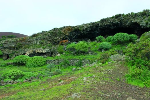 En la Cueva del Caracol se guardó inicialmente la imagen de la Virgen de los Reyes